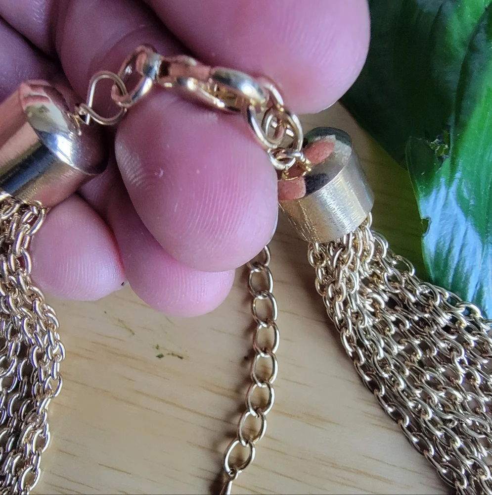 Foiled Iridescent Green & Gold Tone  Statement Necklace. - Picture 4 of 7